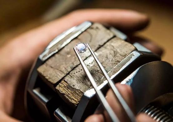 消费者接受培育钻石,全球消费者对培育钻石看法