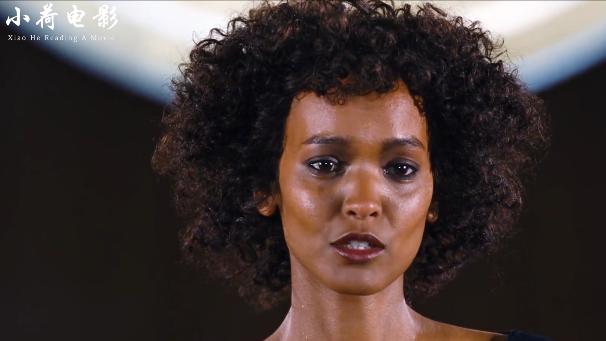 一部话题敏感的欧美片，将非洲女性的难言之隐，展现得淋漓尽致