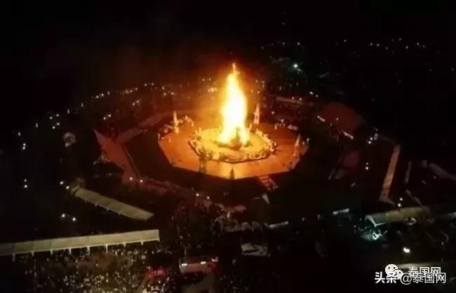 这名一生捐款60亿的高僧走了，曾救人无数，泰王也向他下跪……