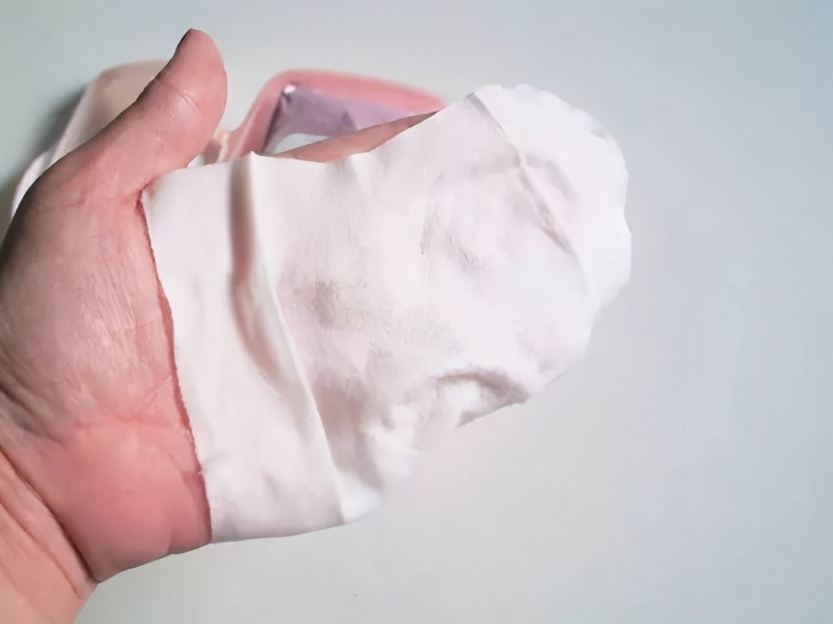 值得收藏的护肤品推荐,如何正确选择和使用卸妆产品