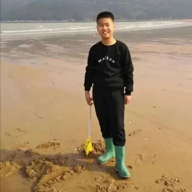 霞浦县第三小学，第四周升旗仪式——劳逸结合光荣护旗手