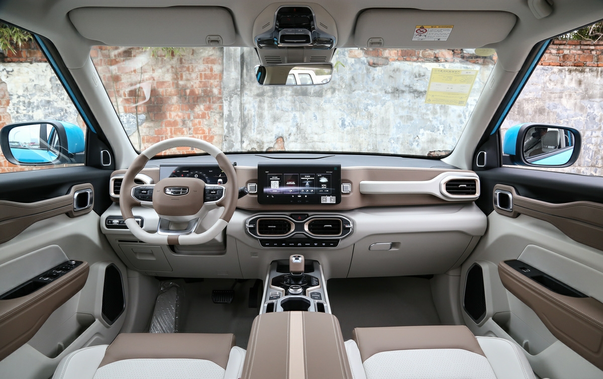 吉利果然没有食言!小路虎上市,177Ps配智能滑行,售价还亲民