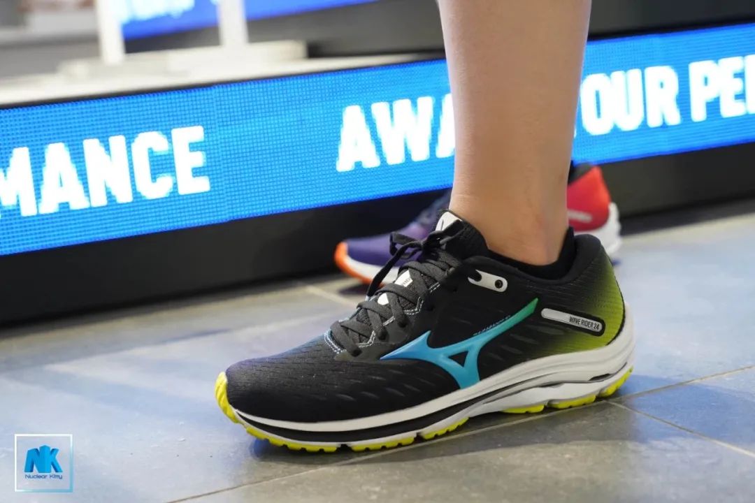 cloudboom跑鞋,oncloud跑步鞋测评