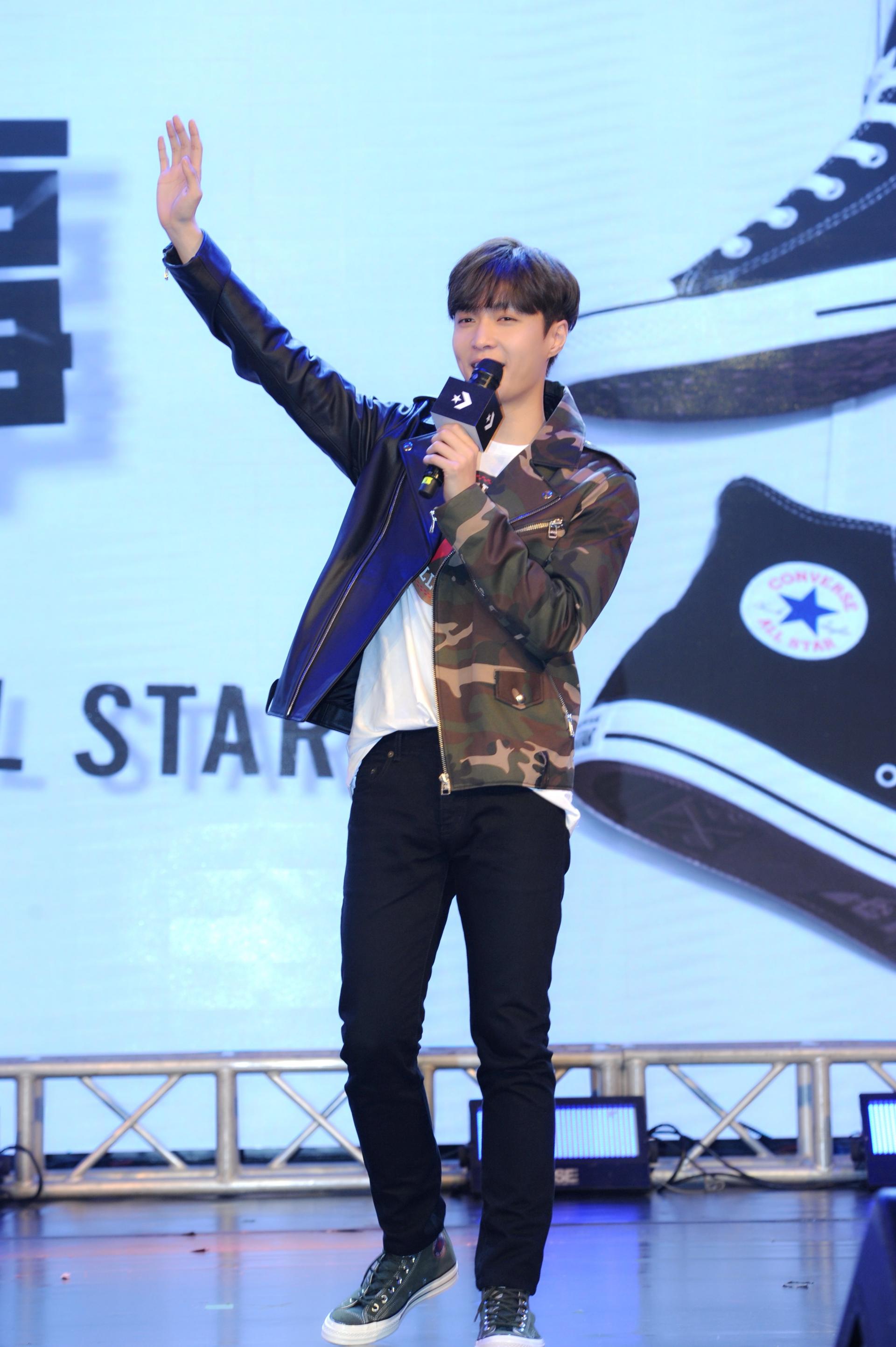 业绩逆袭后匡威飘了？进店买鞋规定顾客着装，基础款也要限量