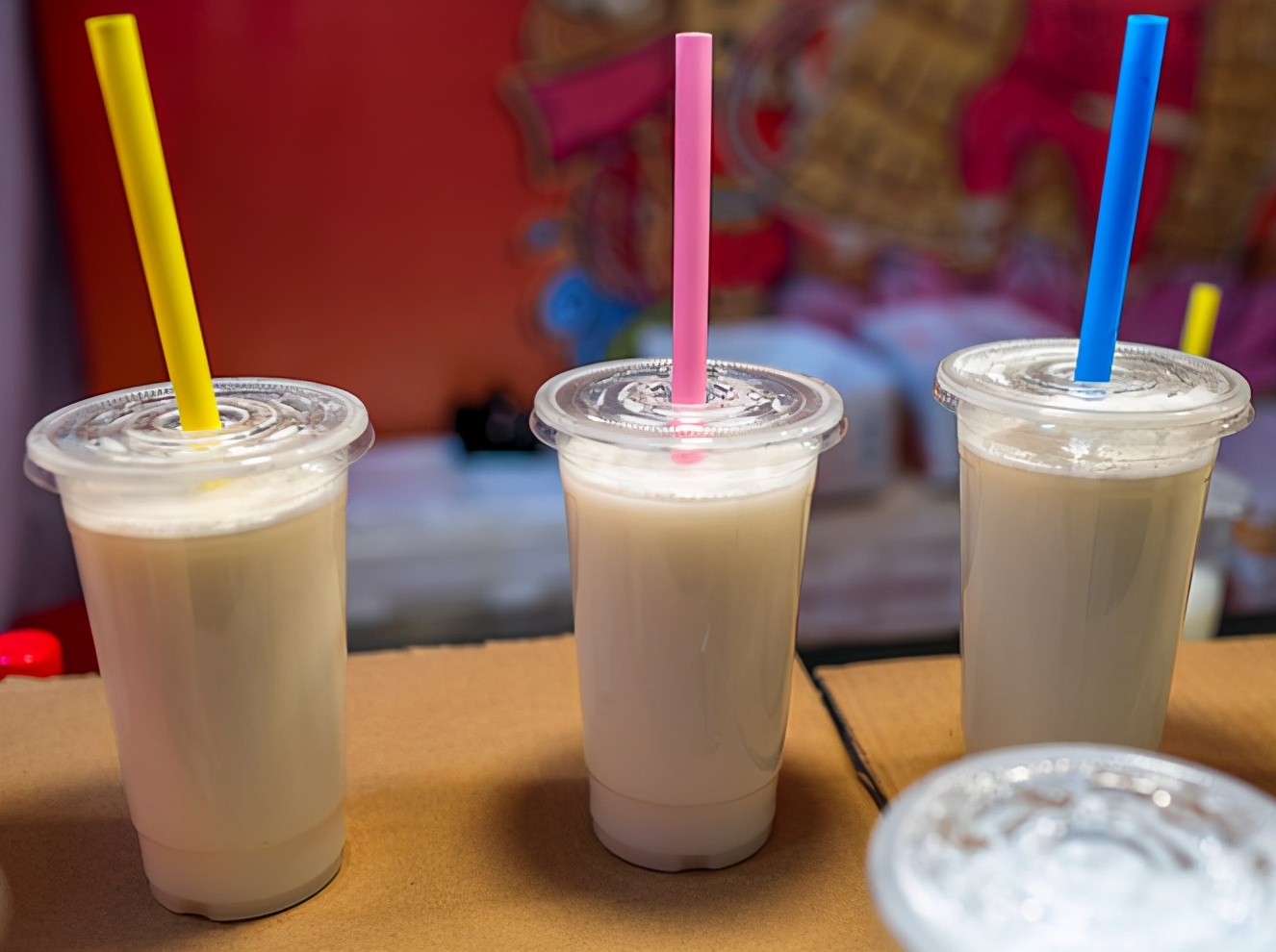 想开一家高档的奶茶店预算,开网红奶茶店灯光装修预算