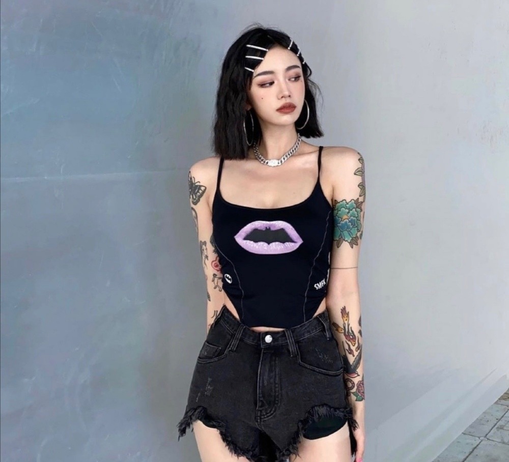 烦透了流水线网红脸？四款风格时尚博主，一般人爱第四位的颜