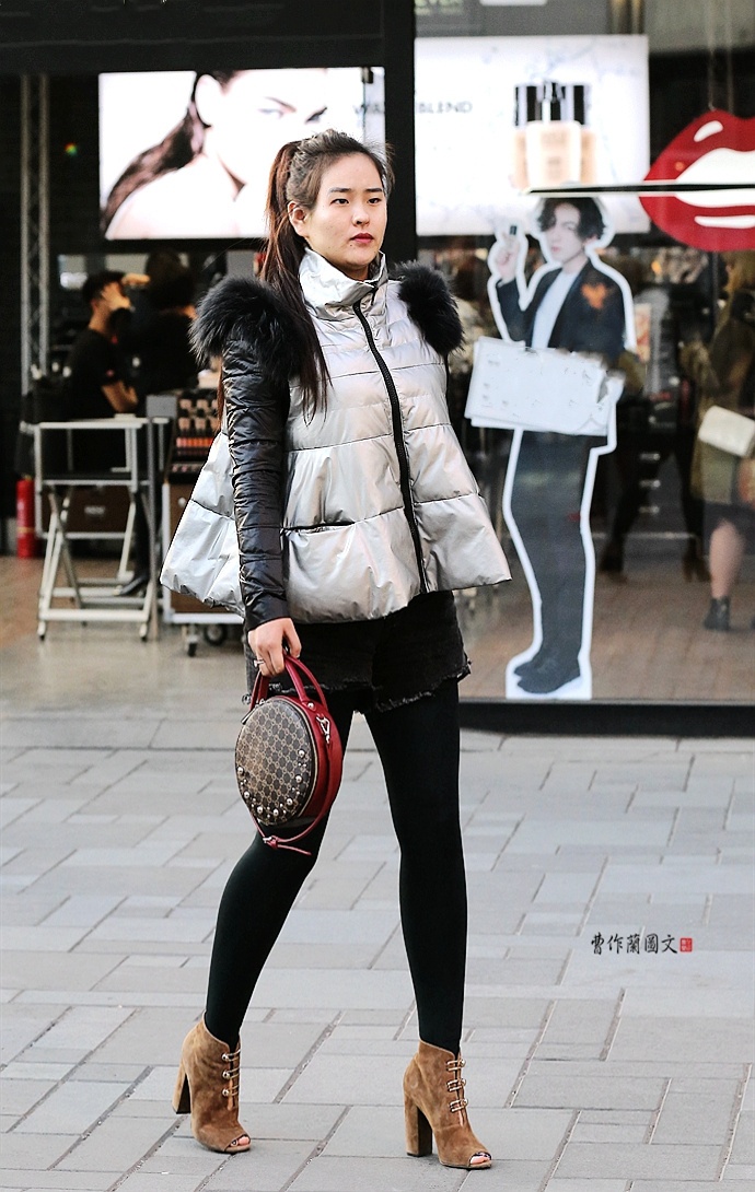 美女街拍尖头平底鞋,街拍夏季鱼嘴鞋