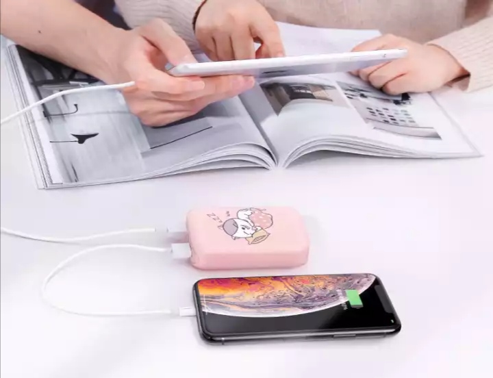 绿联充电宝20000毫安和小米20000,绿联磁吸充电宝和小米对比