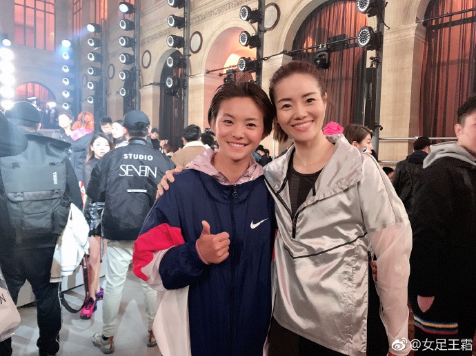 王霜与内马尔合影,王霜合影李娜