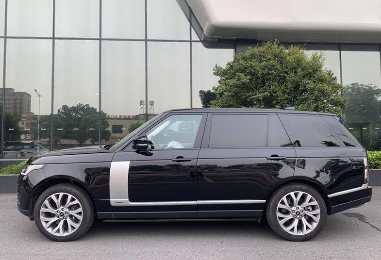 路虎揽胜3.0tl6传世加长版,路虎揽胜3.0l6传世版街拍