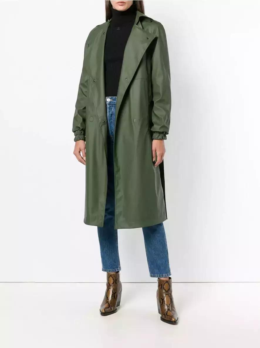 翻翻衣柜,整理衣柜翻到多年前穿的衣服