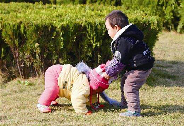 如果你家孩子有这几种表现很聪明,拥有这四点特征的孩子情商高