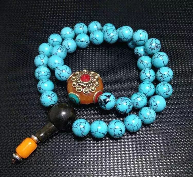 手串忌讳戴几颗珠子,手串的佩戴方法和讲究