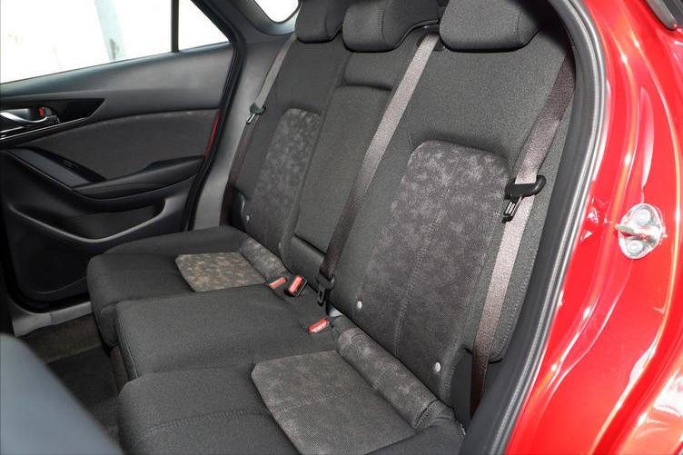 凡尔赛c5x和思域谁安全,凡尔赛c5x对比cx4百公里加速