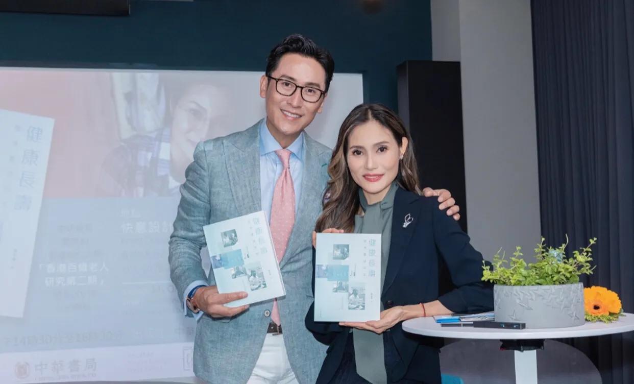 马德钟与妻子同框,马德钟一家三口同框合影