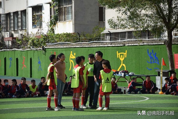 超越从足下起航下一句,2019小学校长杯足球赛