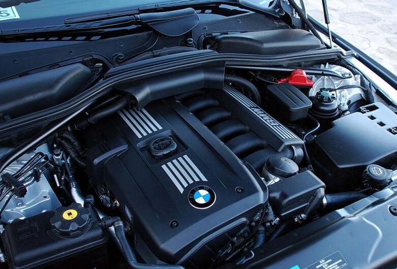 操控和舒适最好的百万级suv,18款宝马5系好还是a6l好