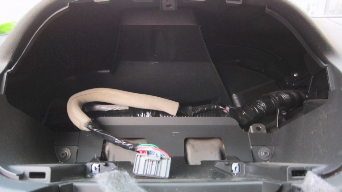 本田CR-V中控台出现异响，车主先别慌，这里有2个解决方案