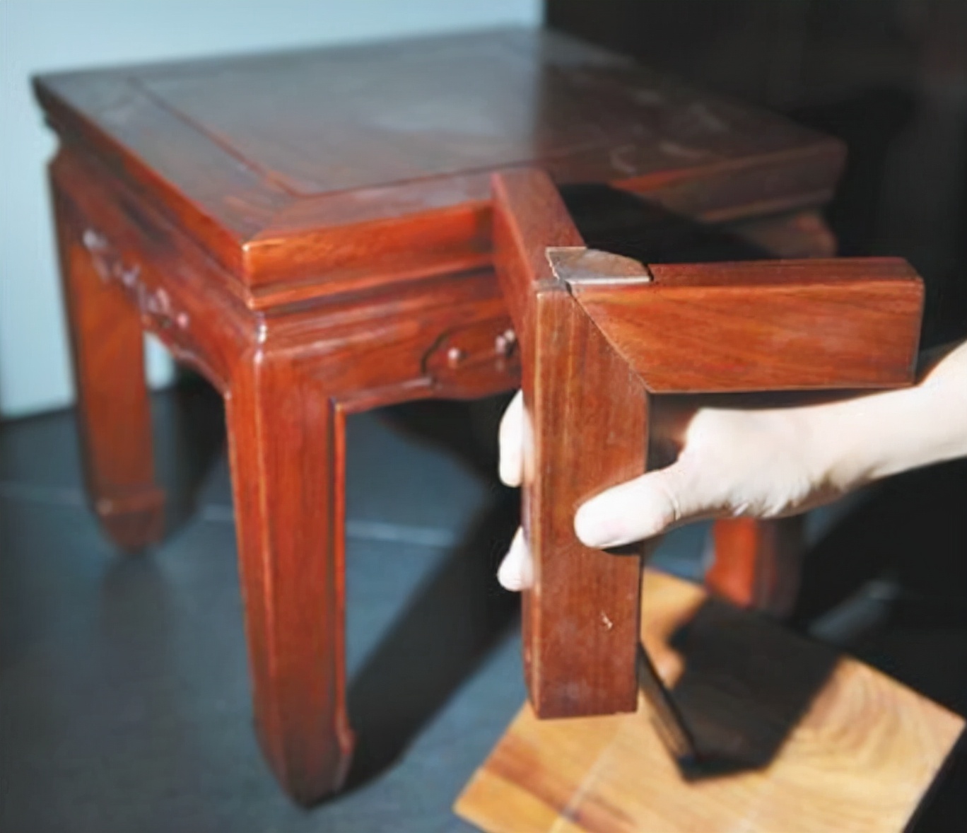 红木家具贵还是花梨木贵,真正的红木家具贵吗