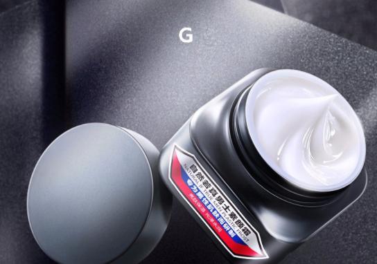 什么素颜霜既保湿补水又美白,什么素颜霜持久美白不脱妆推荐