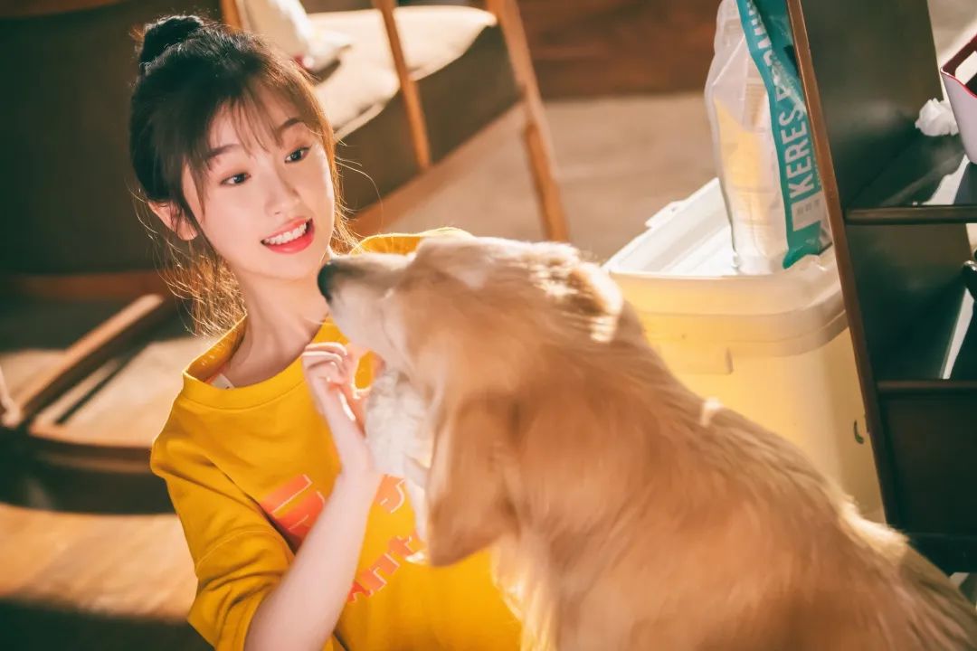 所有女生！帮你扒了10位女明星的*服私**，520照着穿就对啦