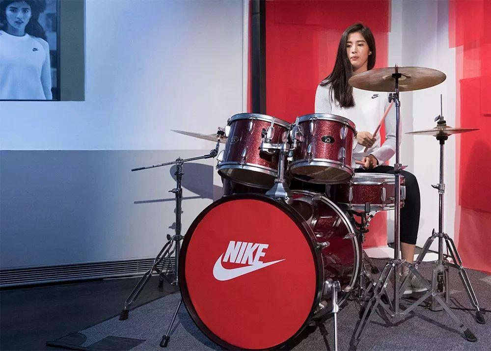 秒杀整容脸,撞脸女港星