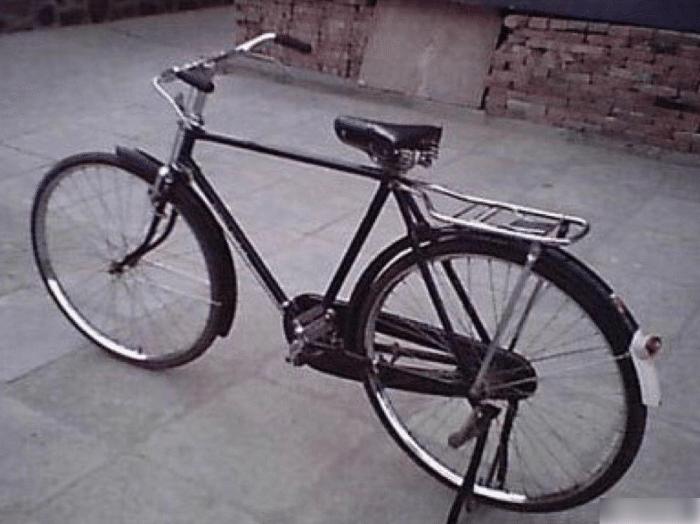 自行车改装豪华汽车,老爷爷爆改自行车