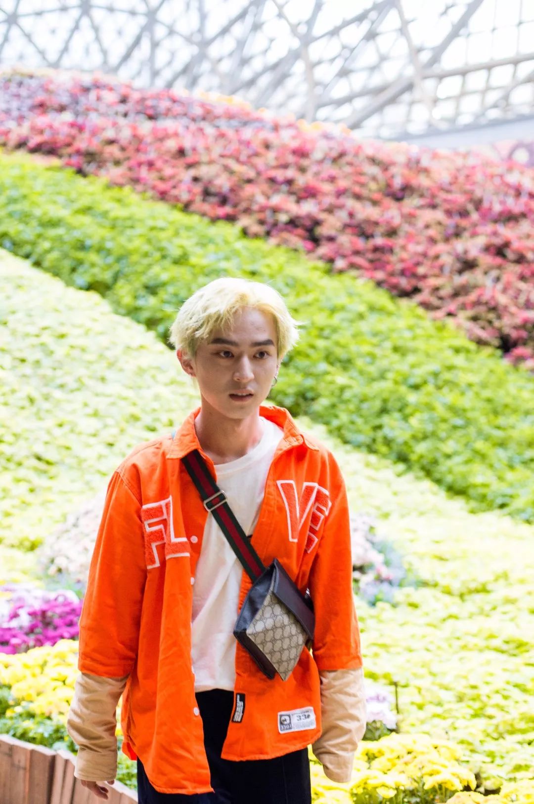 look缃戠孩,look鍝ュ摜