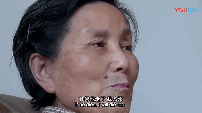 90岁夫妇恋爱日常，诠释了“与子偕老”：我忘了全世界，但记得你