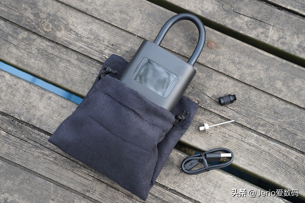 轮胎完全没气了怎么充气,米家充气宝能充几个轮胎