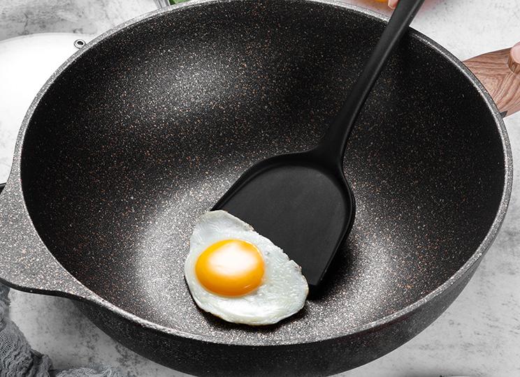 新手炒菜锅怎么选择比较实用,如何选一口炒菜好锅