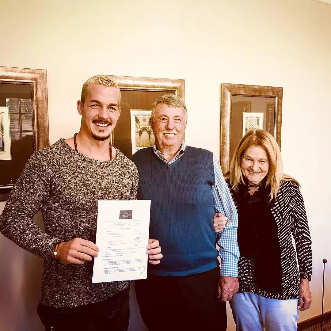 放弃百万年薪，去非洲撸猫？长腿版小李子引63w人舔屏：看我看我