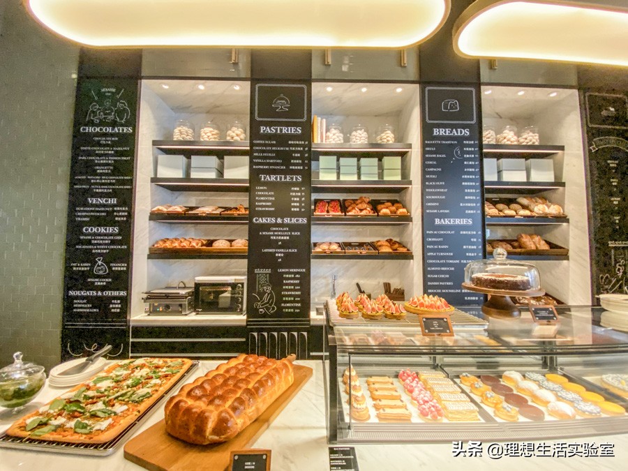 住在广州瑰丽酒店看外面风景,广州瑰丽酒店看到整个广州夜景