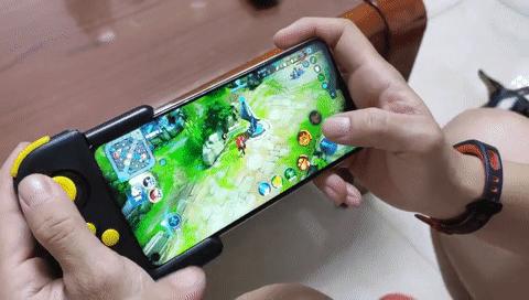 北通h1游戏手柄测评,北通h1手柄玩和平精英怎么锁定