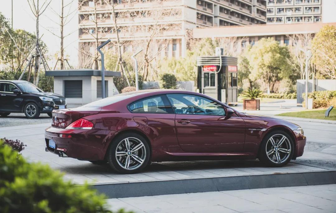 你以为宝马都是一个样的车吗,如果宝马也有超跑会是什么样