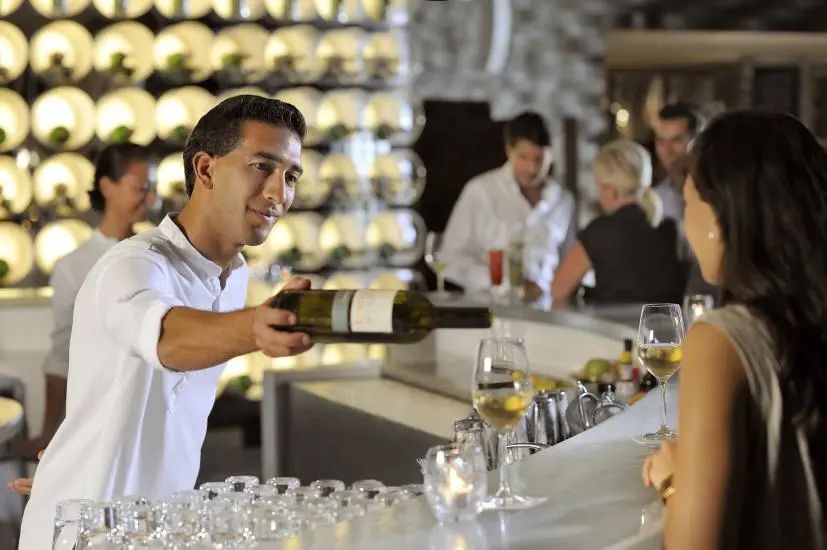 迪拜酒店埃尔法,迪拜假日度假酒店