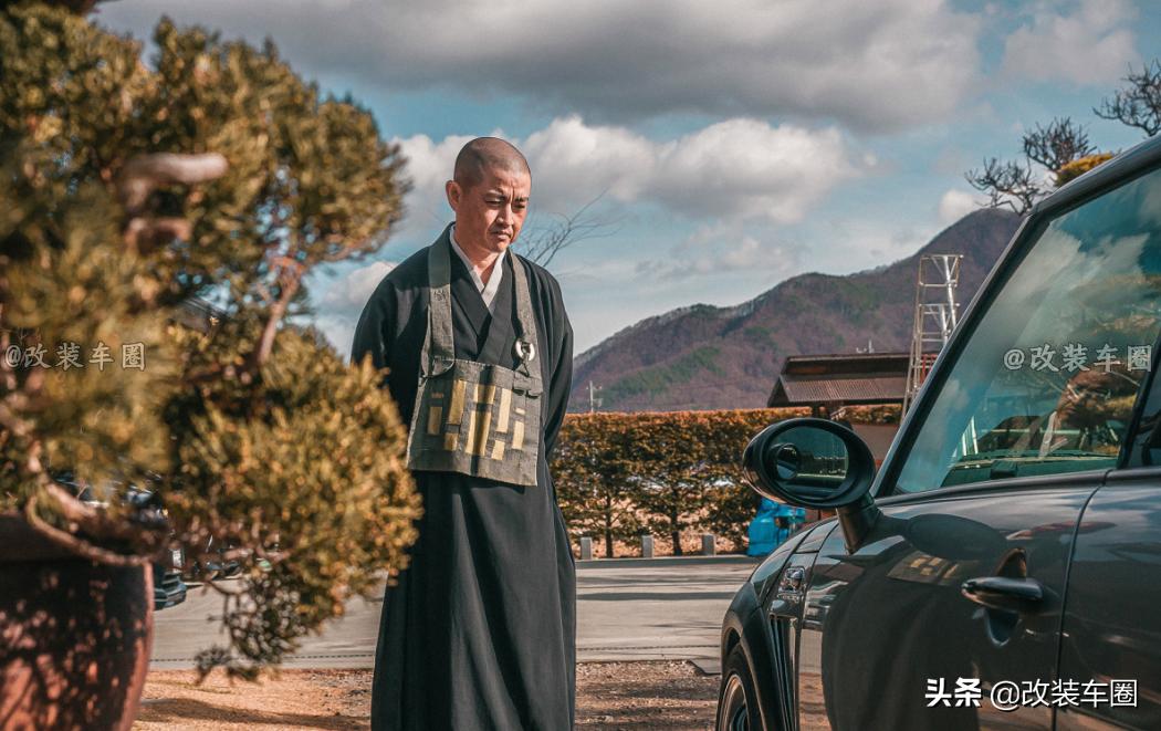 僧侣和尚也爱改装车,他不止有这辆改装mini还有一个家庭