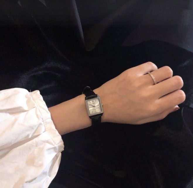 每个女生都应该有这样一块手表,女人一定要拥有一块好的手表