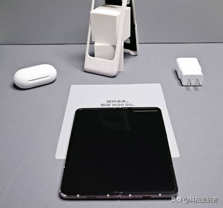 三星w20现在还值得入手吗,三星w9992014