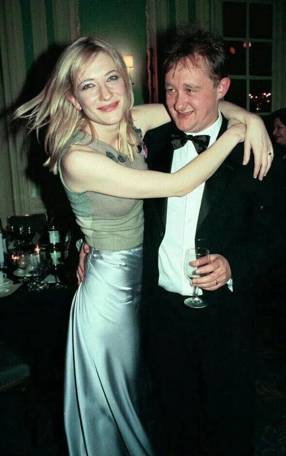 “闪婚”又如何？十年如一日地甜蜜着，他们甚至不用“秀”就能齁倒一大片