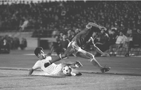 从懵懂无知的顽童到青年,从稚气未脱的少年到华丽蜕变