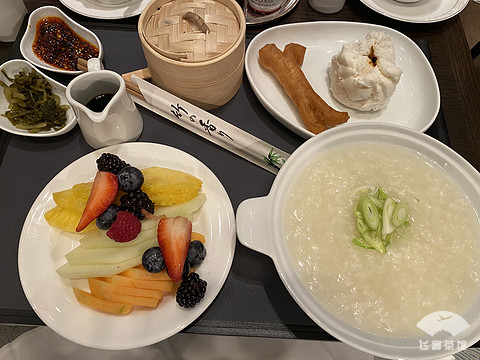 伦敦朗廷酒店套房,伦敦朗廷酒店简介