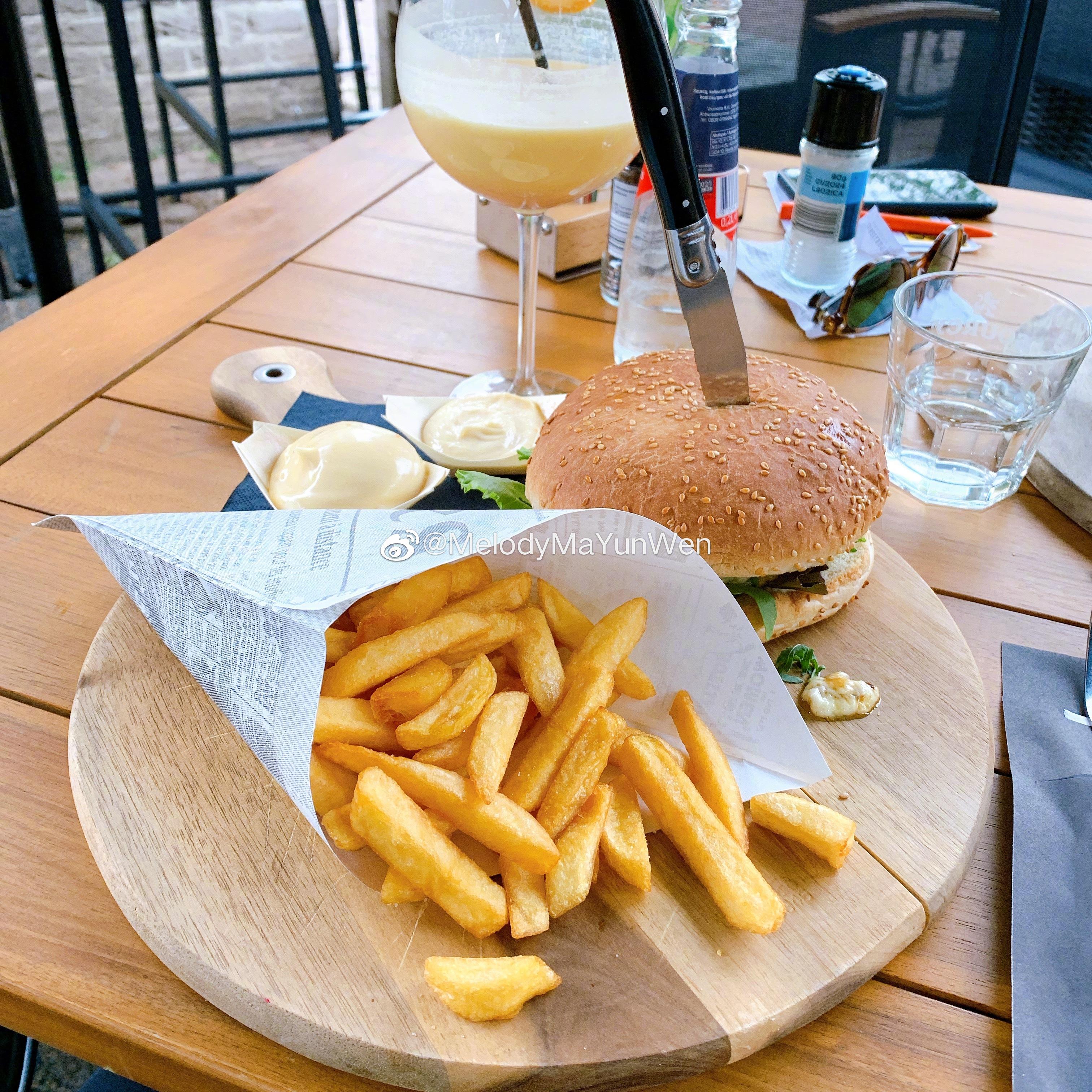 中国女排名将嫁大自己八岁富豪,女排运动员嫁给教练