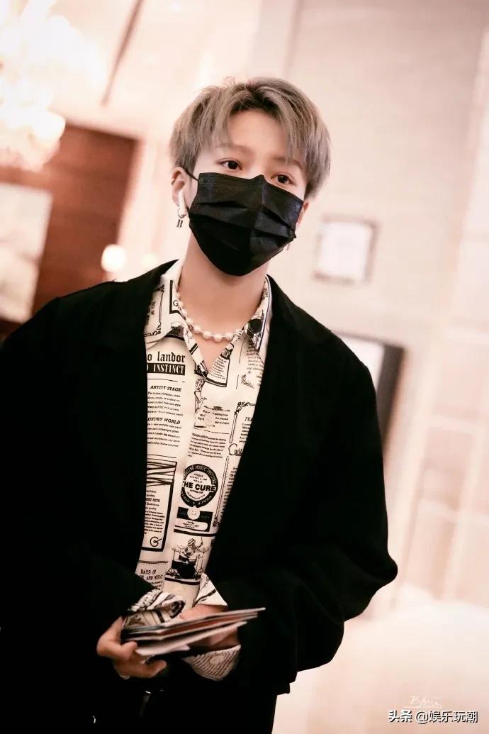 张艺兴刘雨昕ck广告视频,ck代言人刘雨昕最新内衣