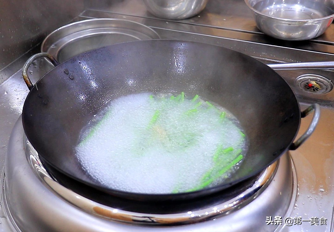 凉拌豆角想要好吃有诀窍,凉拌豆角为什么老是不入味