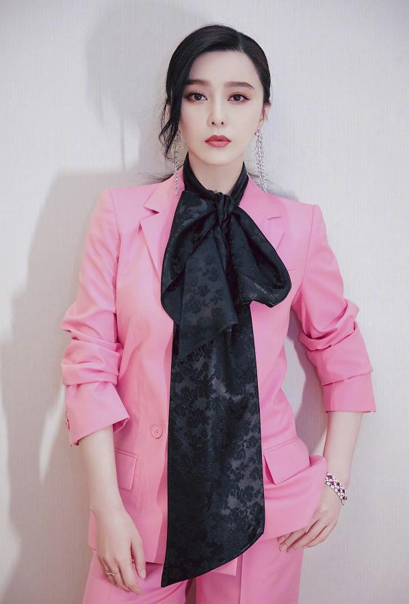 范冰冰穿亮片西服套装,范冰冰穿高定服