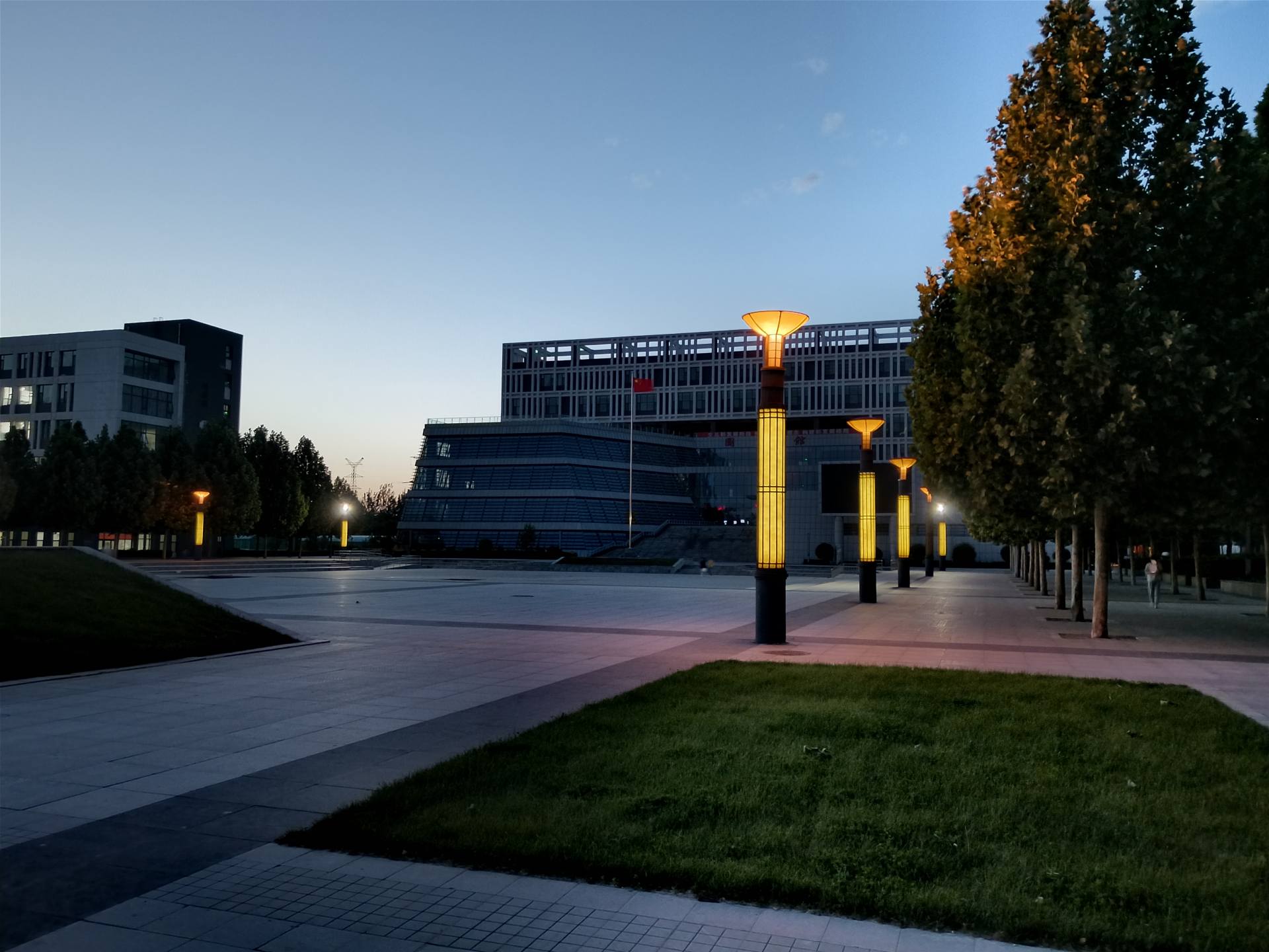 荣耀play5多长,荣耀play5能用多久