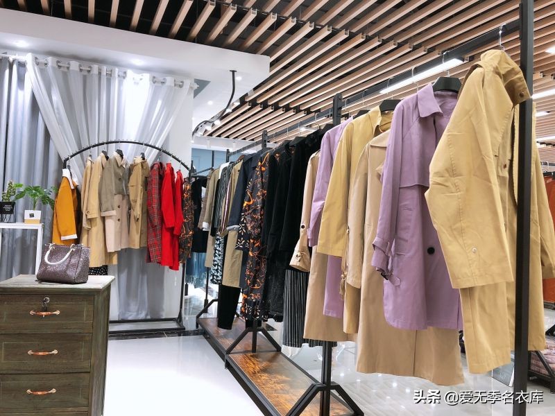 女装进货渠道怎么找货源,女装店新手进货的技巧是什么