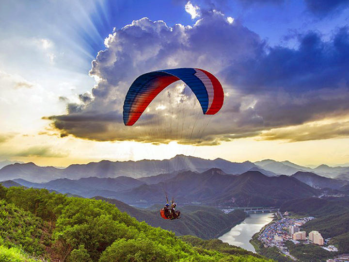 国内滑翔伞地点推荐,最适合滑翔伞的地方
