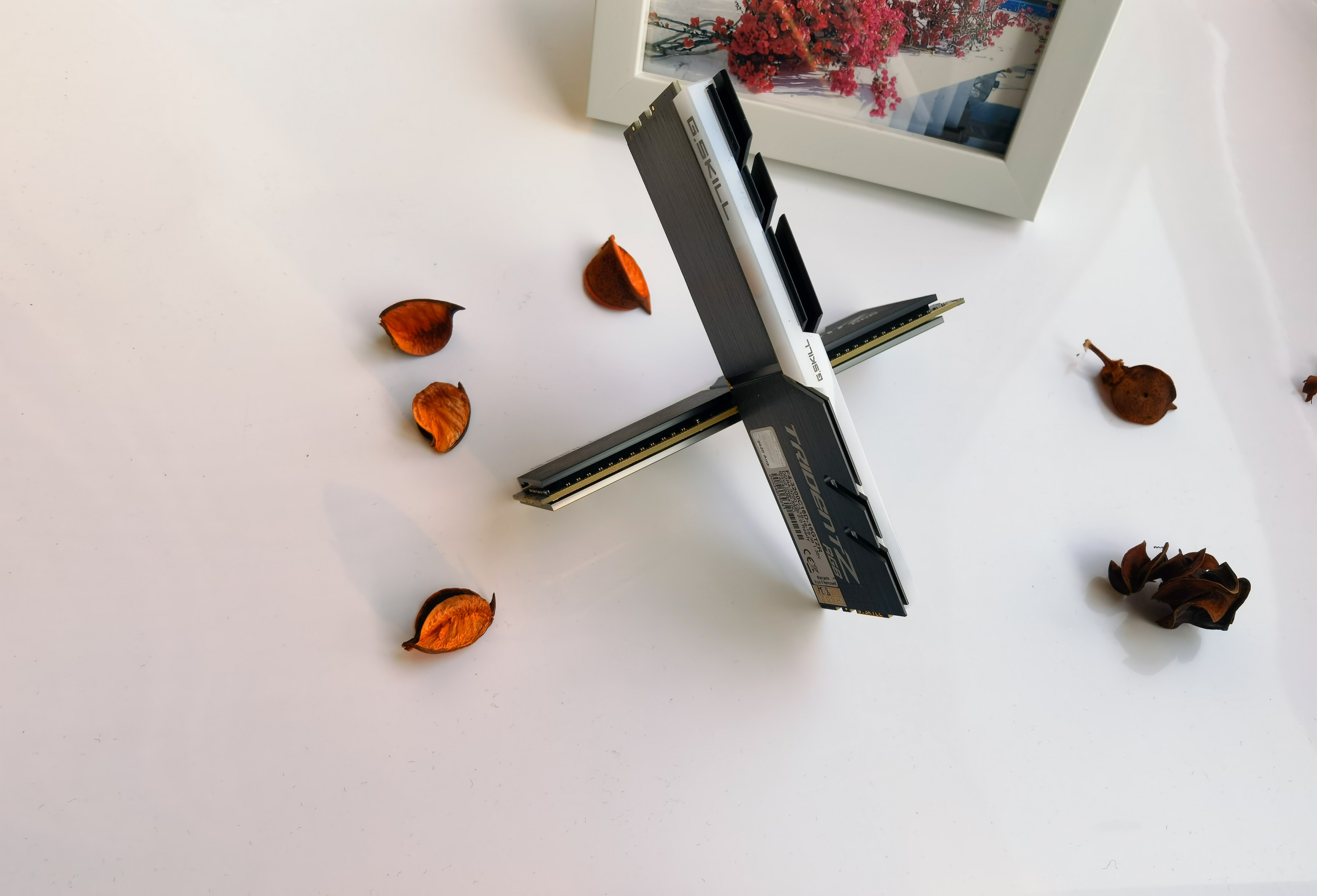 8g双通道和16g单通道内存区别大吗,13700内存单通道和双通道差别大吗